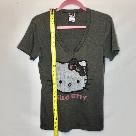 SANRIO Hello Kitty dark gray t-shirt 🎀 - Picture 6 of 6